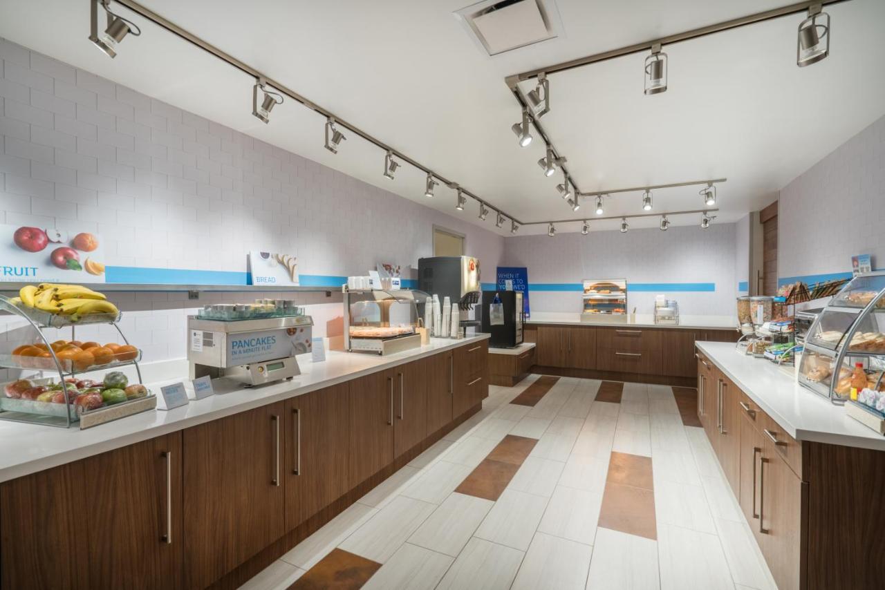 Holiday Inn Express Radcliff Fort Knox By Ihg Esterno foto