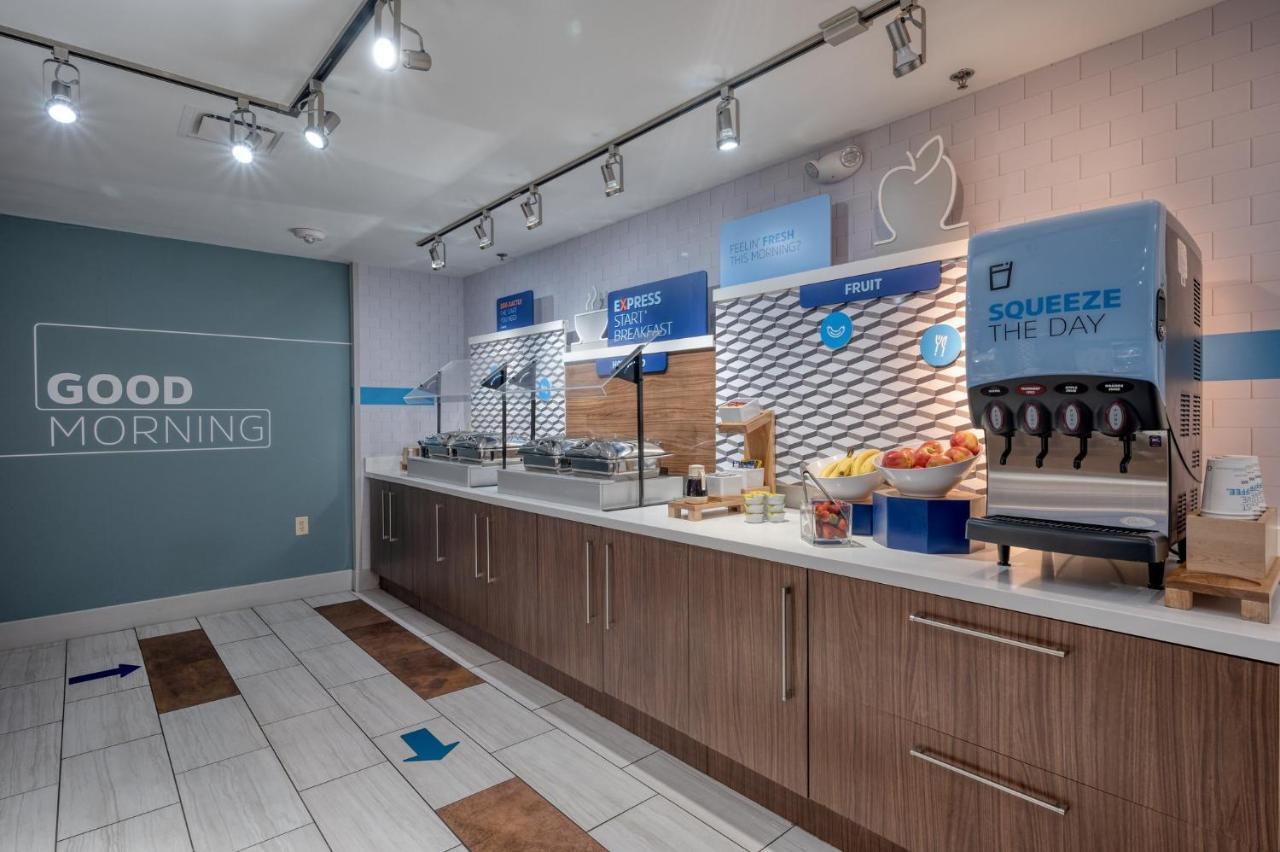 Holiday Inn Express Radcliff Fort Knox By Ihg Esterno foto