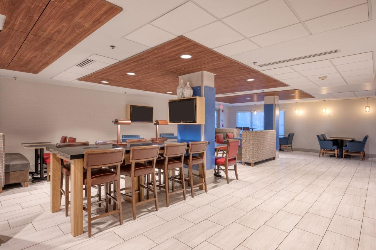 Holiday Inn Express Radcliff Fort Knox By Ihg Esterno foto