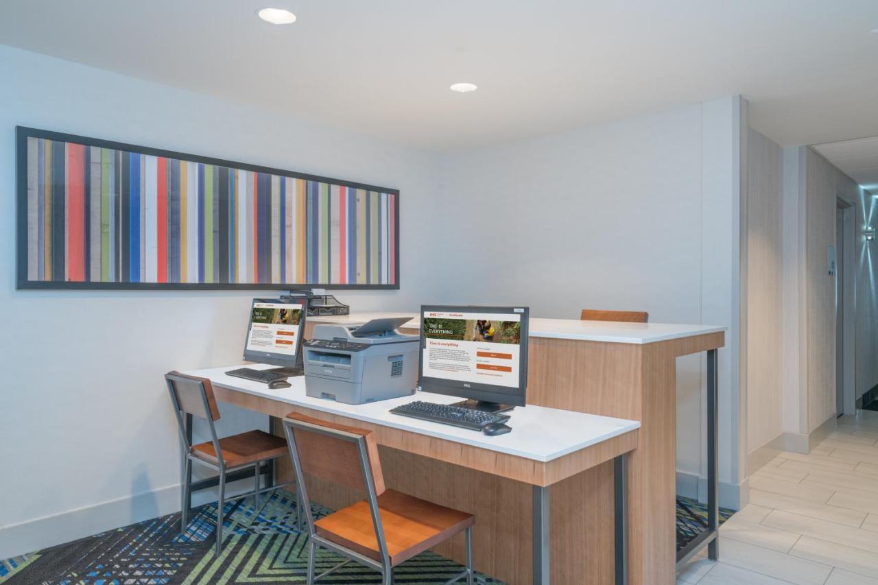 Holiday Inn Express Radcliff Fort Knox By Ihg Esterno foto