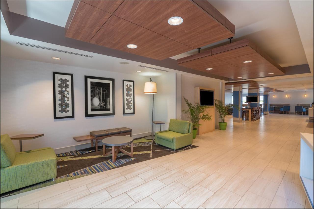 Holiday Inn Express Radcliff Fort Knox By Ihg Esterno foto